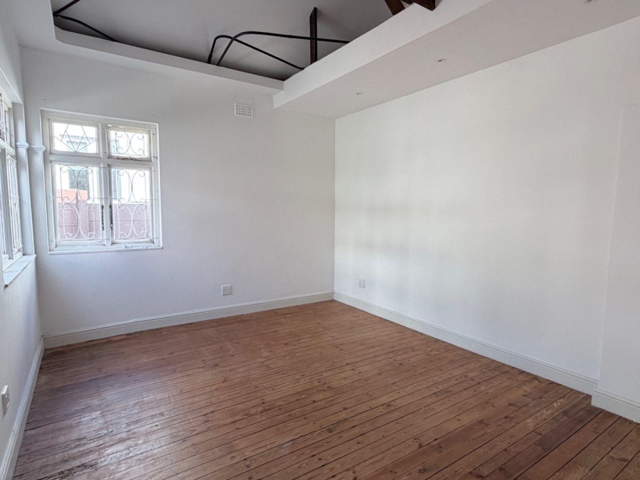 To Let 3 Bedroom Property for Rent in Vredehoek Western Cape